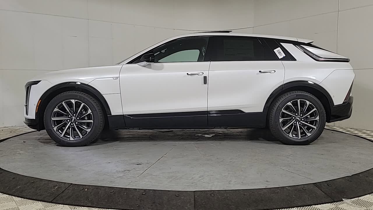 Vehicle image 11 of 23