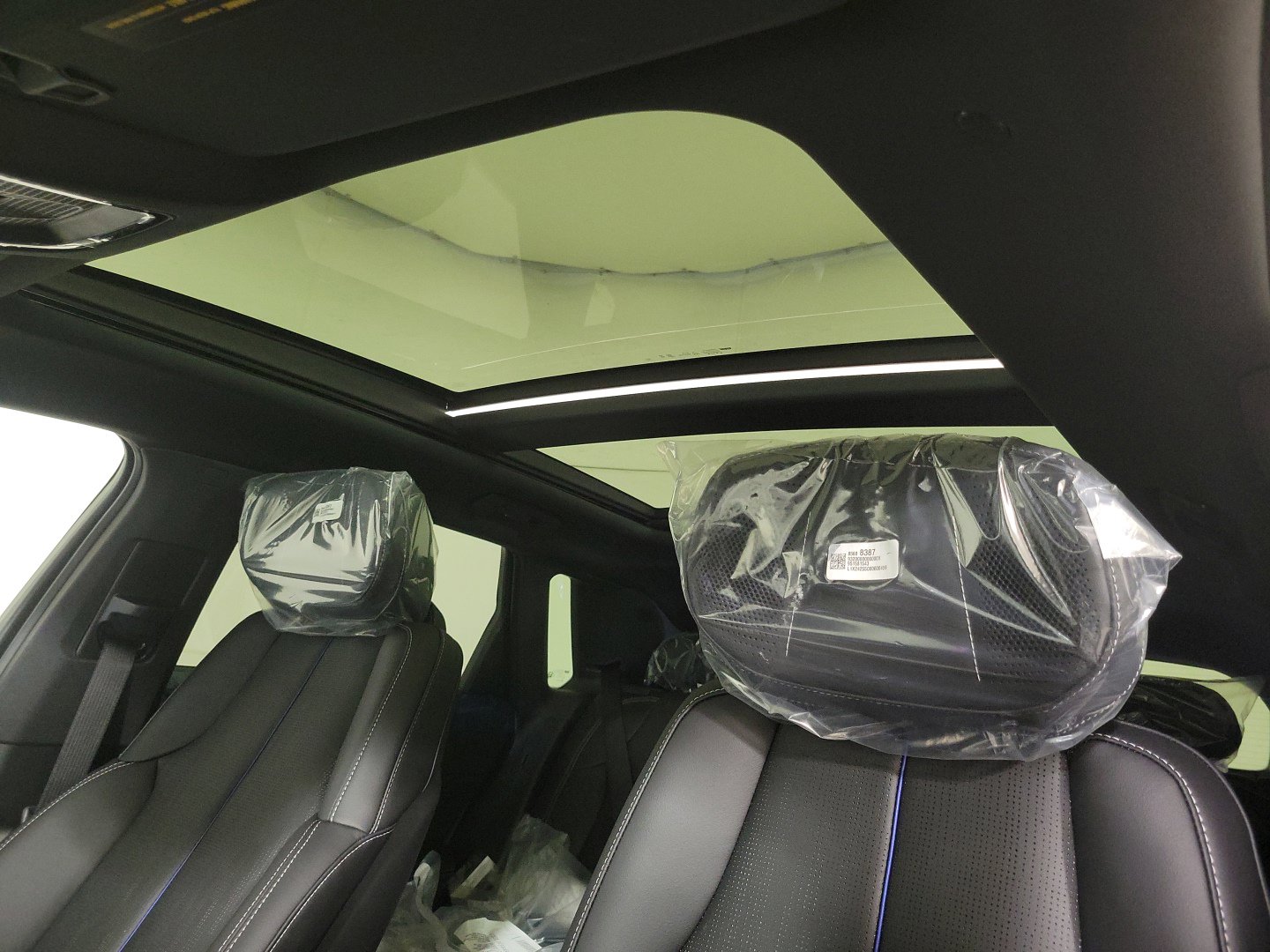 Vehicle image 14 of 23