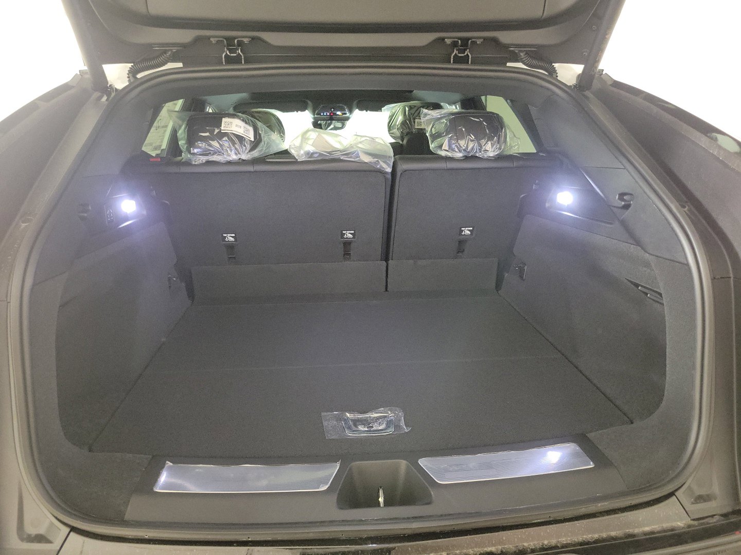 Vehicle image 20 of 23