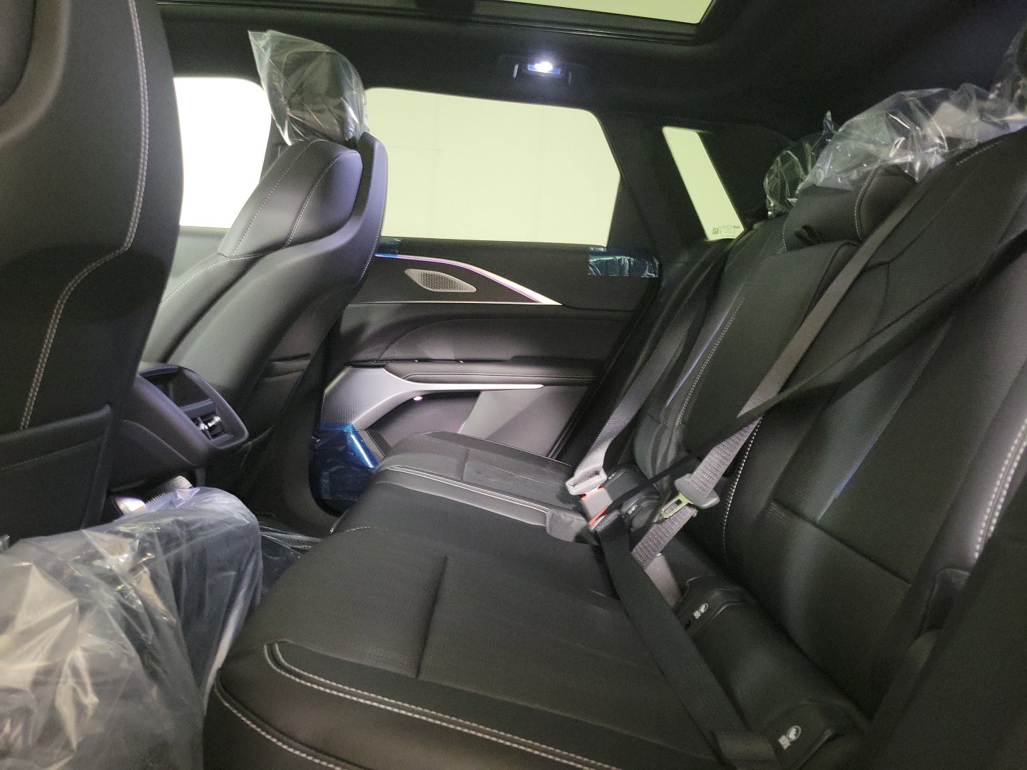 Vehicle image 15 of 23