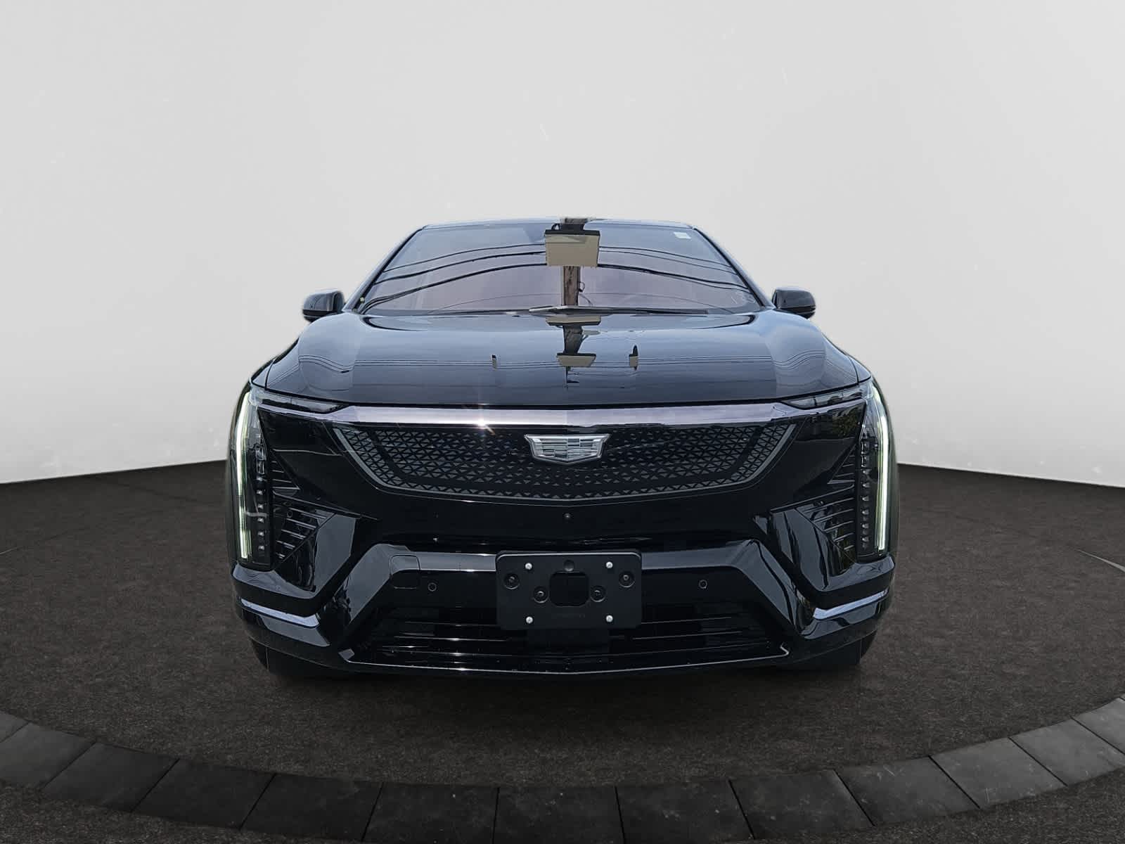 2025 Cadillac OPTIQ Sport Image 2 of 20