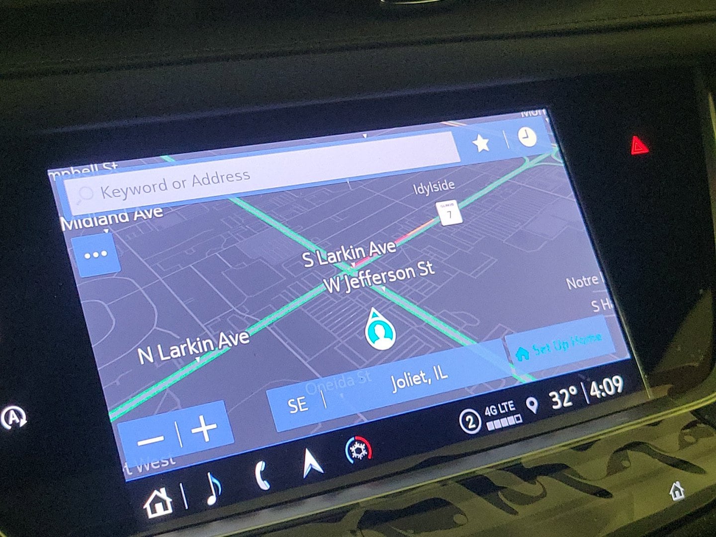 Vehicle image 17 of 22