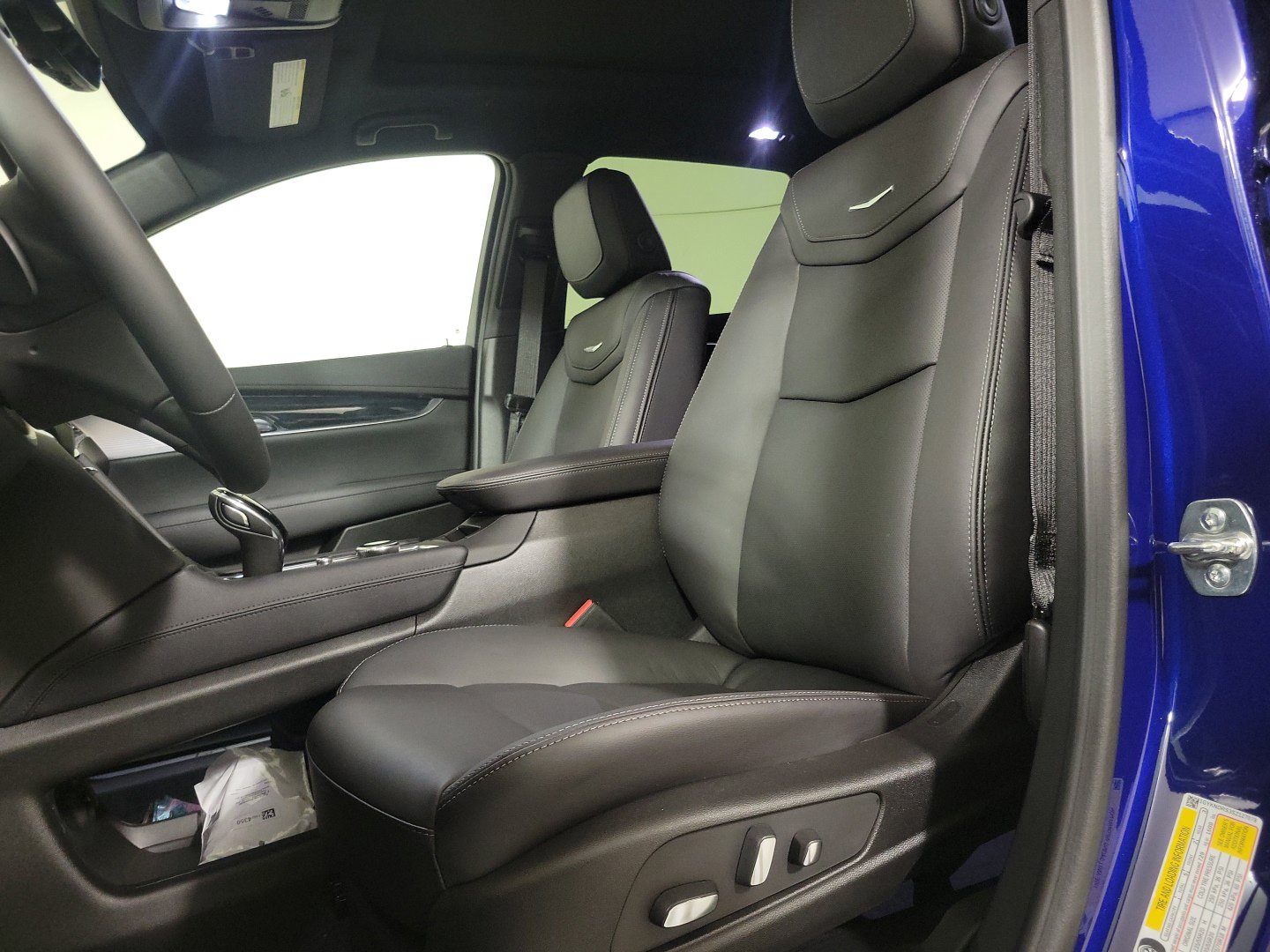 Vehicle image 12 of 22
