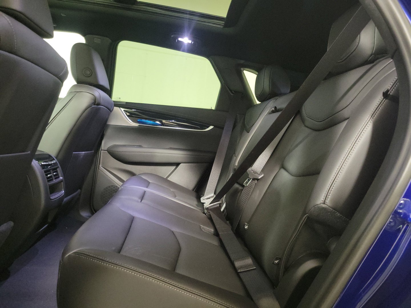 Vehicle image 14 of 22