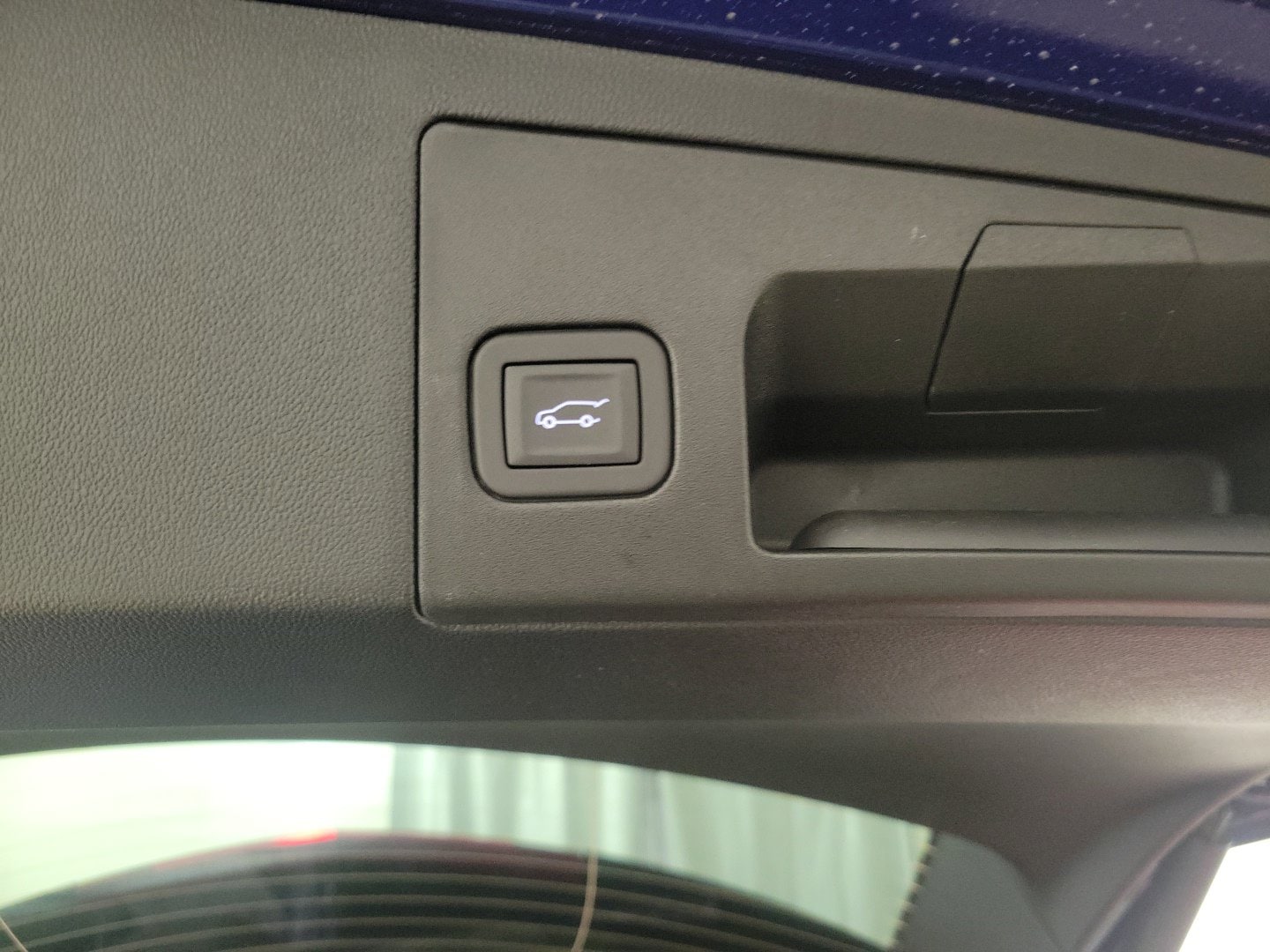 Vehicle image 20 of 22