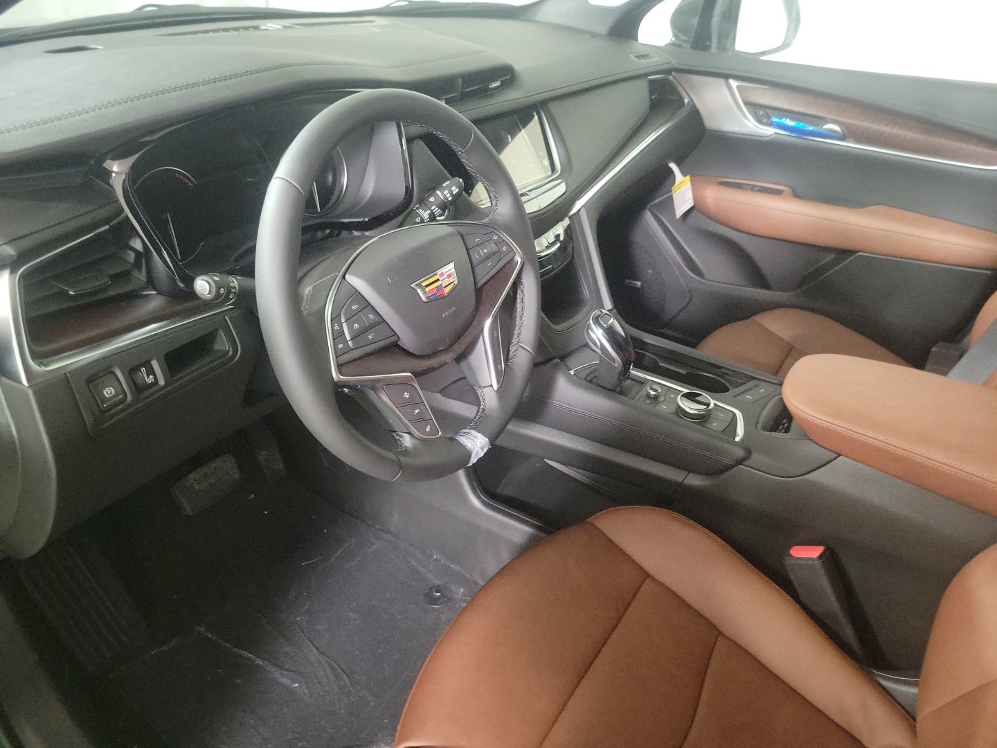 Vehicle image 14 of 24