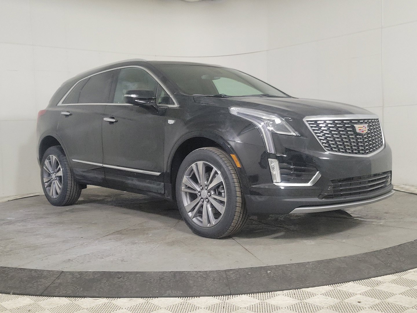 Vehicle image 10 of 24
