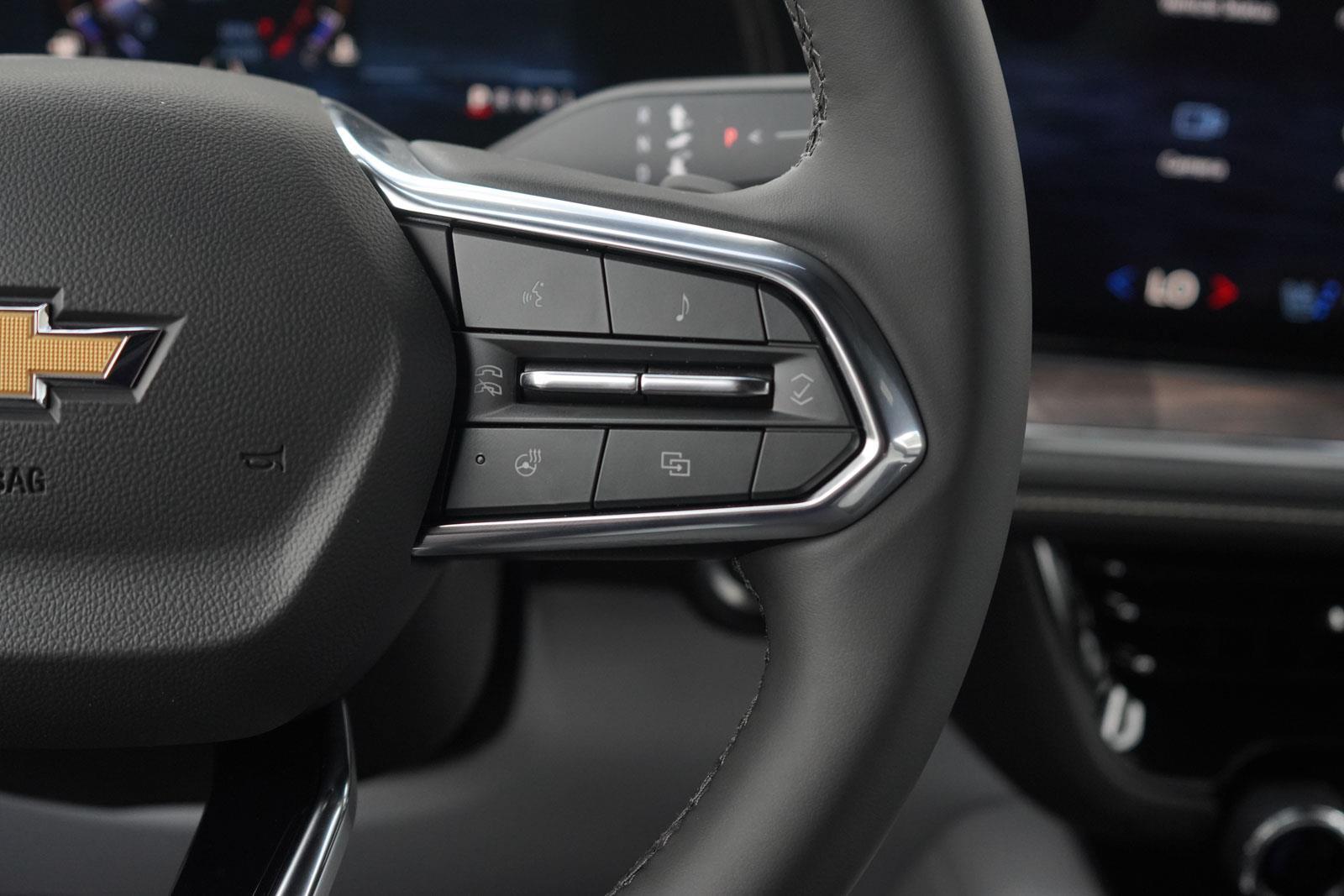 Vehicle image 17 of 33