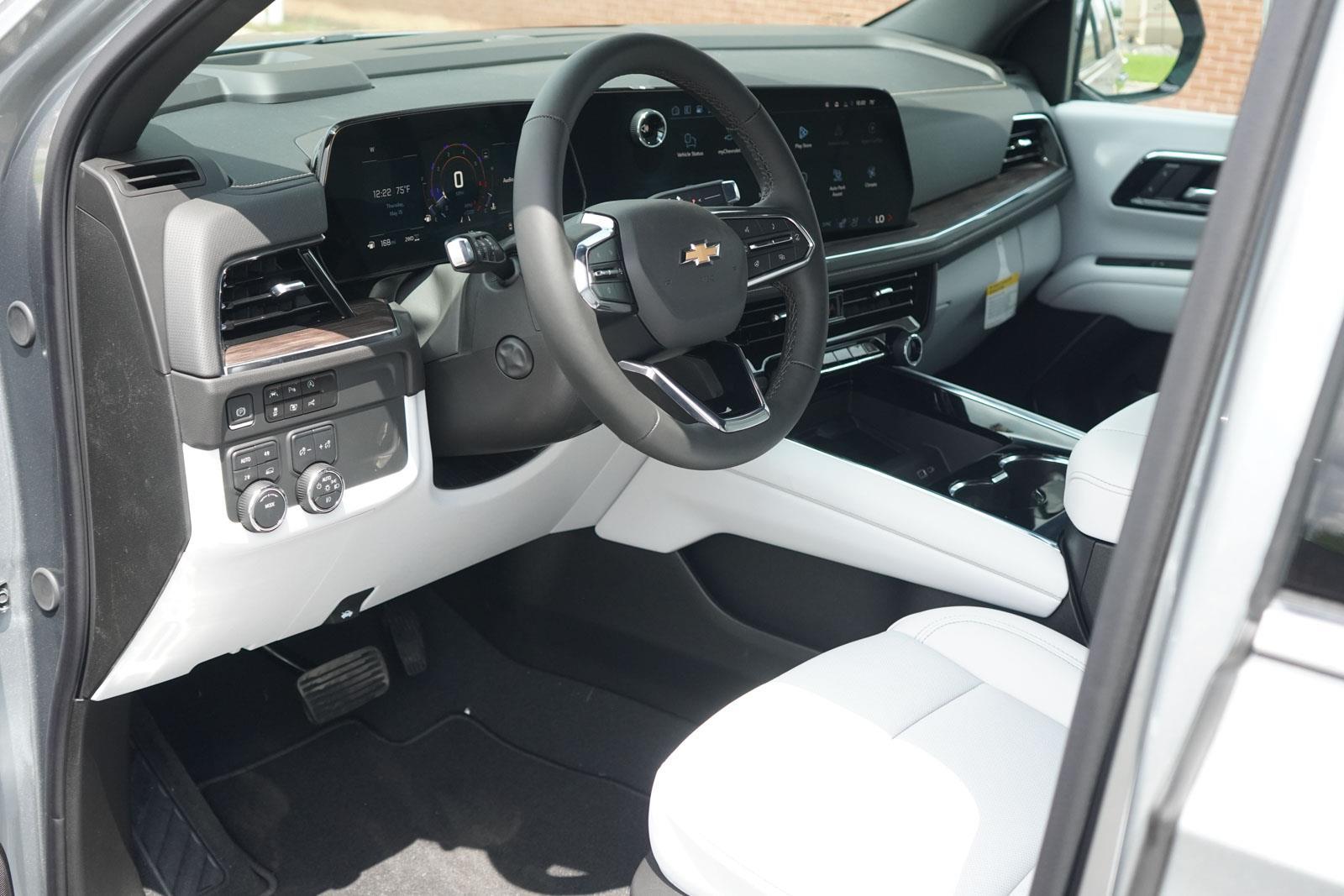 Vehicle image 25 of 33