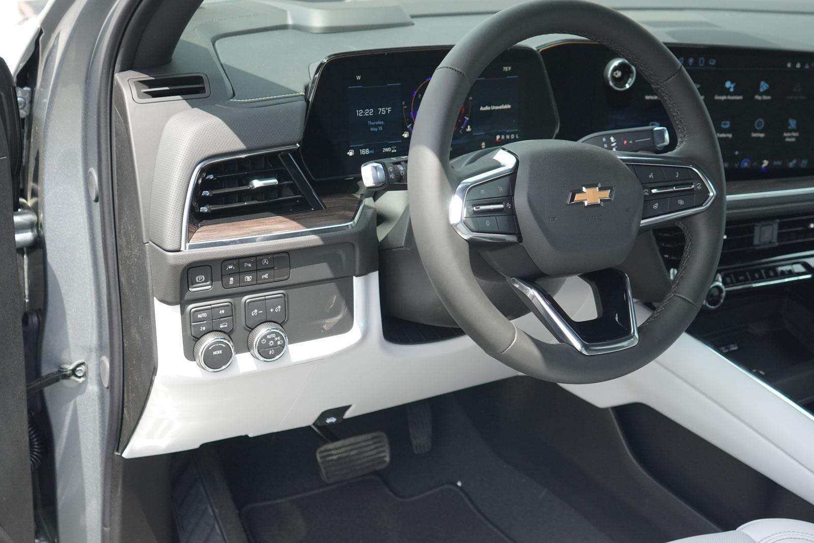 Vehicle image 27 of 33
