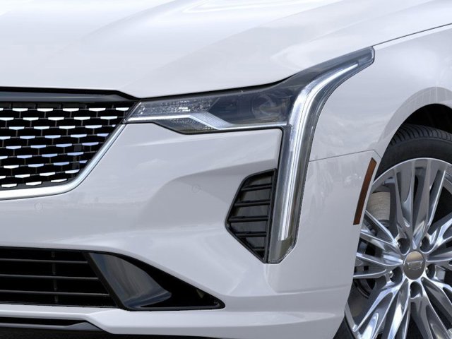 Vehicle image 10 of 24