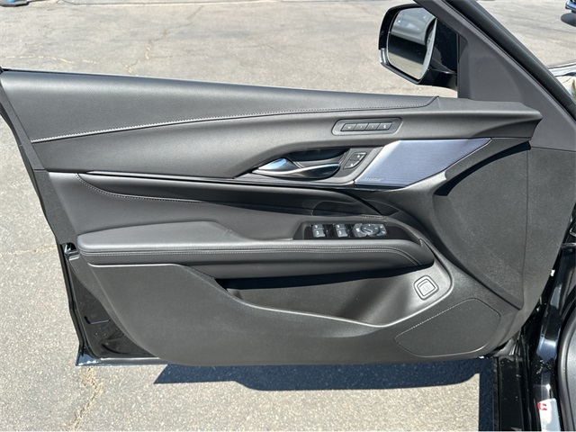 Vehicle image 14 of 35