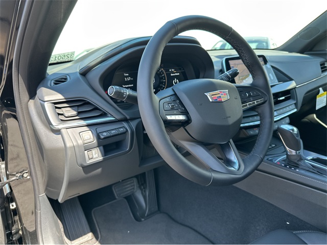 Vehicle image 27 of 35