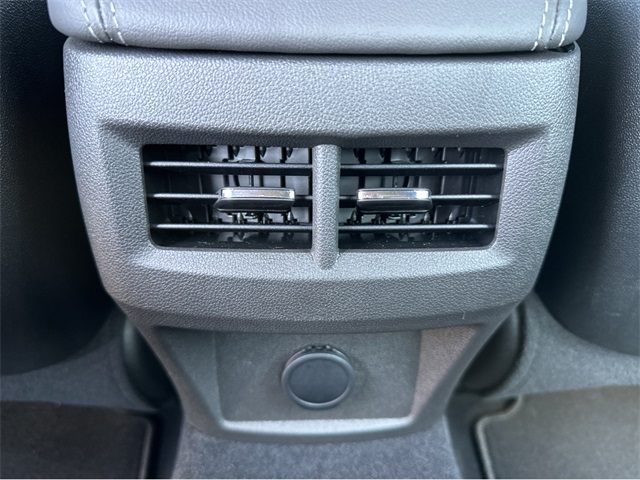 Vehicle image 15 of 35