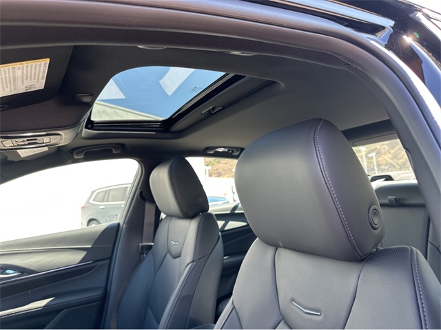 Vehicle image 7 of 35