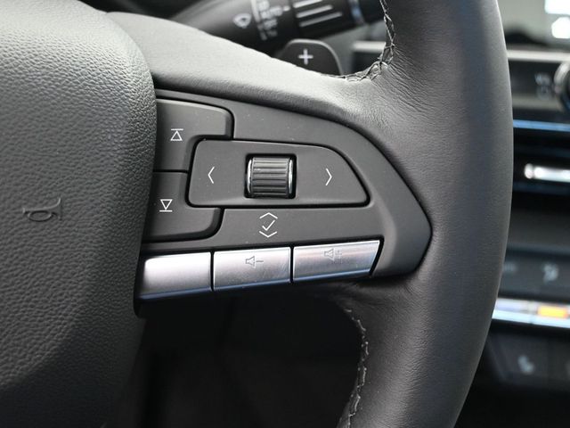 Vehicle image 64 of 68