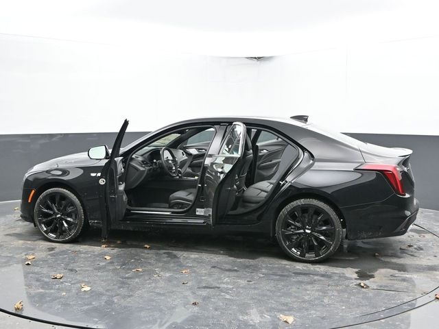 Vehicle image 36 of 68
