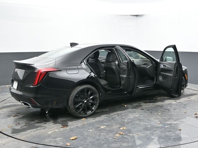 Vehicle image 33 of 68
