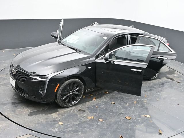 Vehicle image 10 of 68