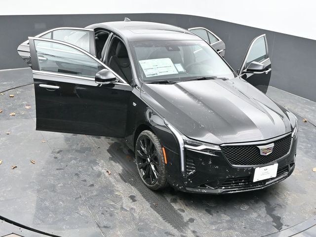 Vehicle image 13 of 68