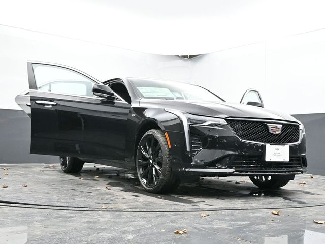 Vehicle image 18 of 68