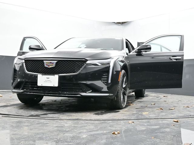 Vehicle image 4 of 68