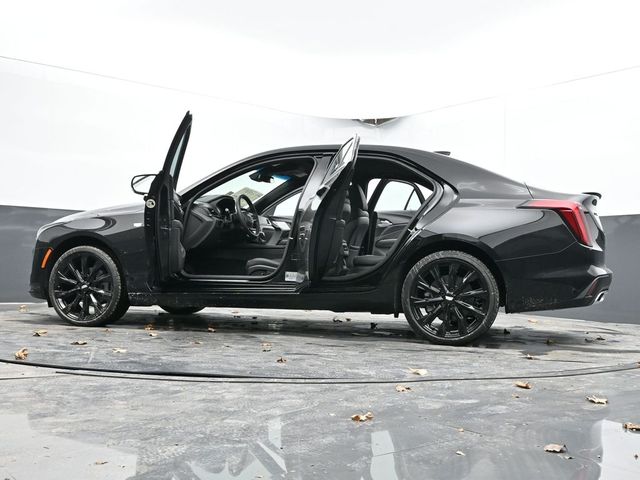Vehicle image 40 of 68