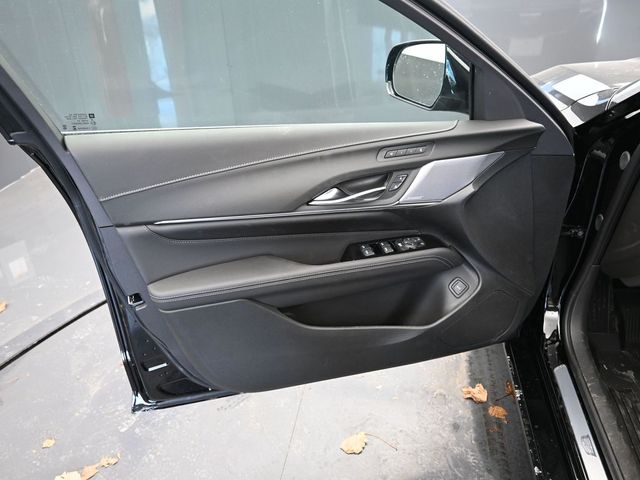 Vehicle image 50 of 68
