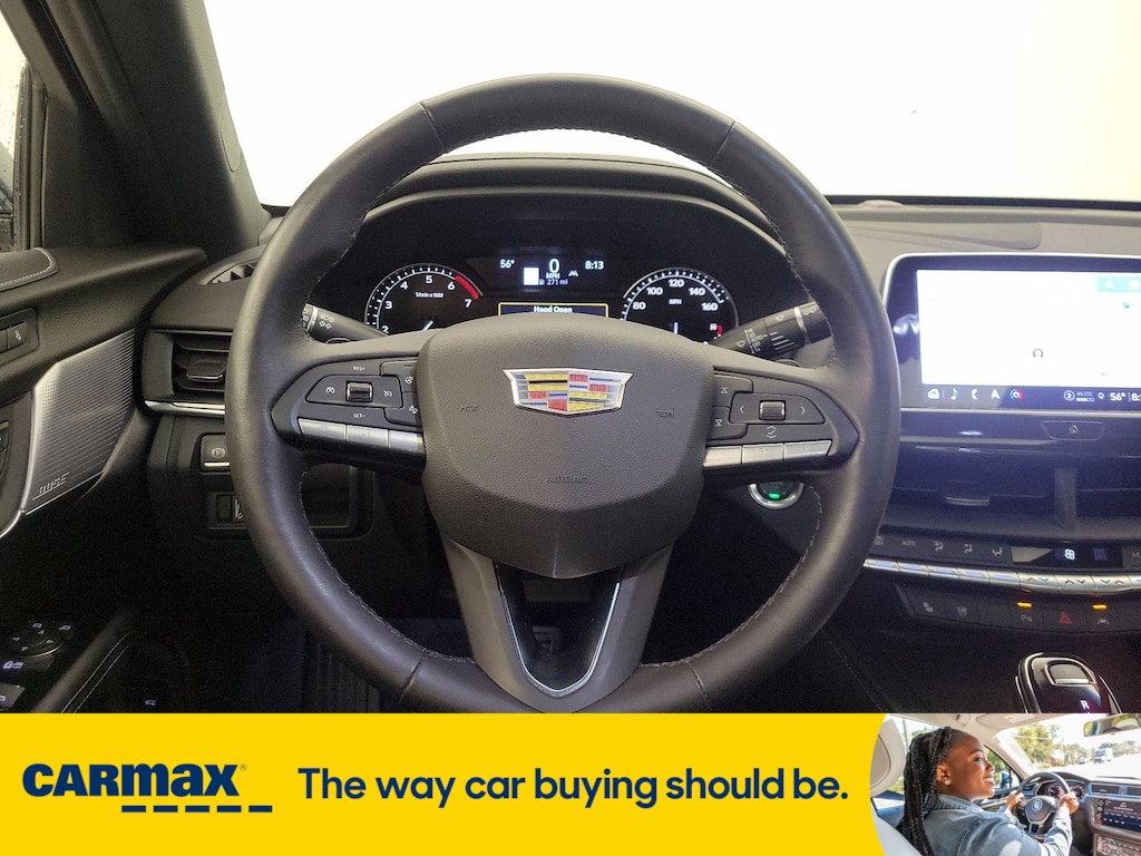 Vehicle image 21 of 30
