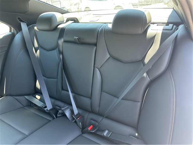 Vehicle image 9 of 34