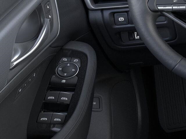 Vehicle image 18 of 24