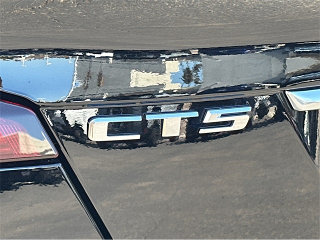 Vehicle image 33 of 35