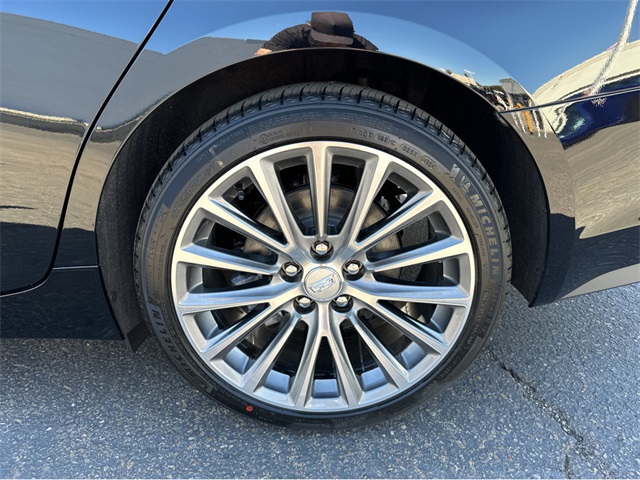 Vehicle image 13 of 35