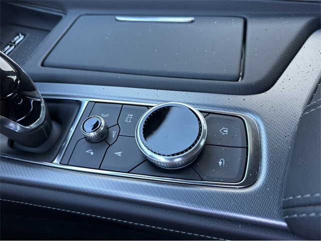 Vehicle image 26 of 35
