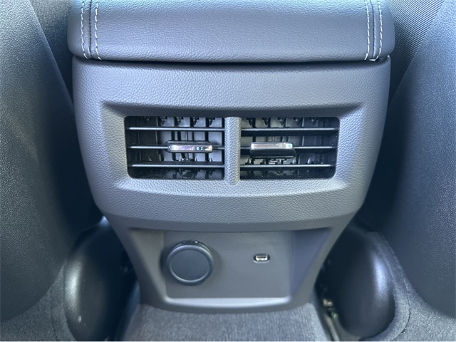 Vehicle image 15 of 35