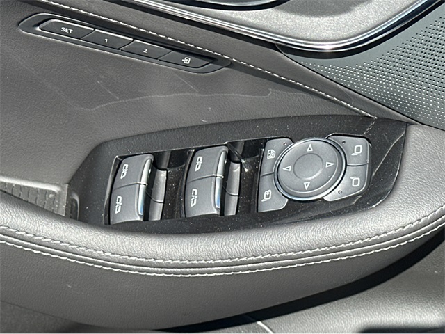 Vehicle image 30 of 35
