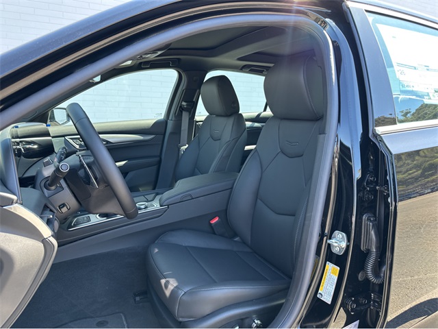Vehicle image 11 of 35