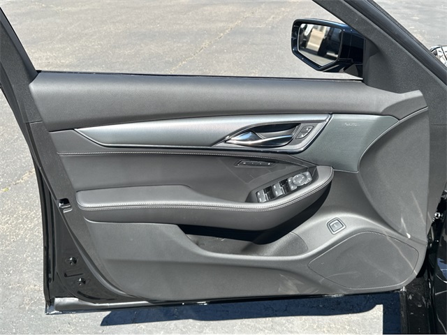 Vehicle image 14 of 35