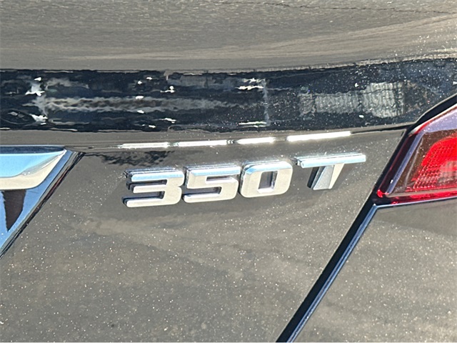 Vehicle image 32 of 35
