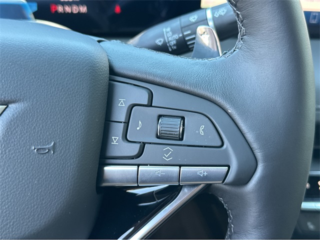 Vehicle image 21 of 35