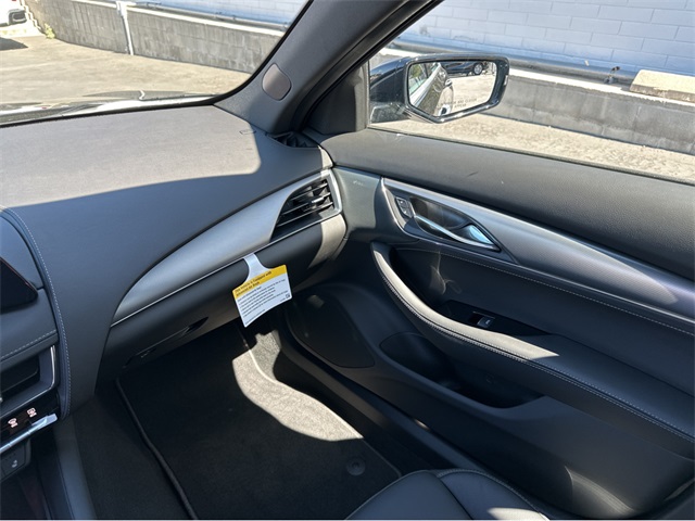 Vehicle image 17 of 35