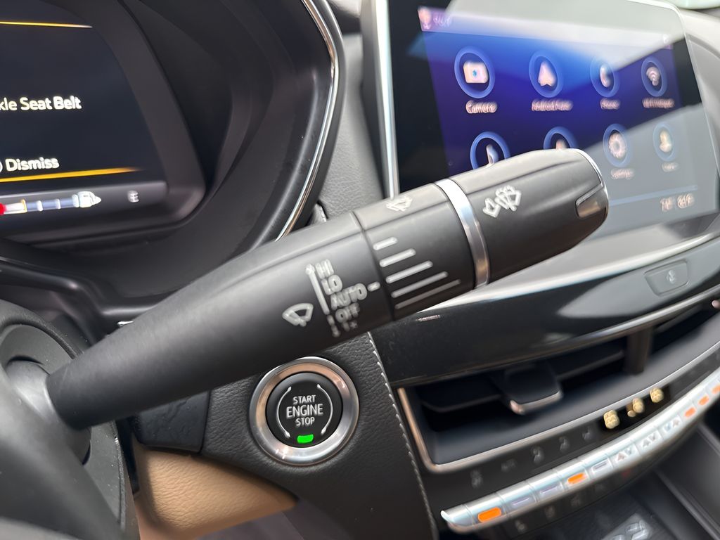 Vehicle image 25 of 40