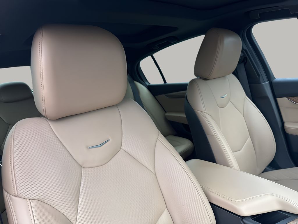 Vehicle image 15 of 40