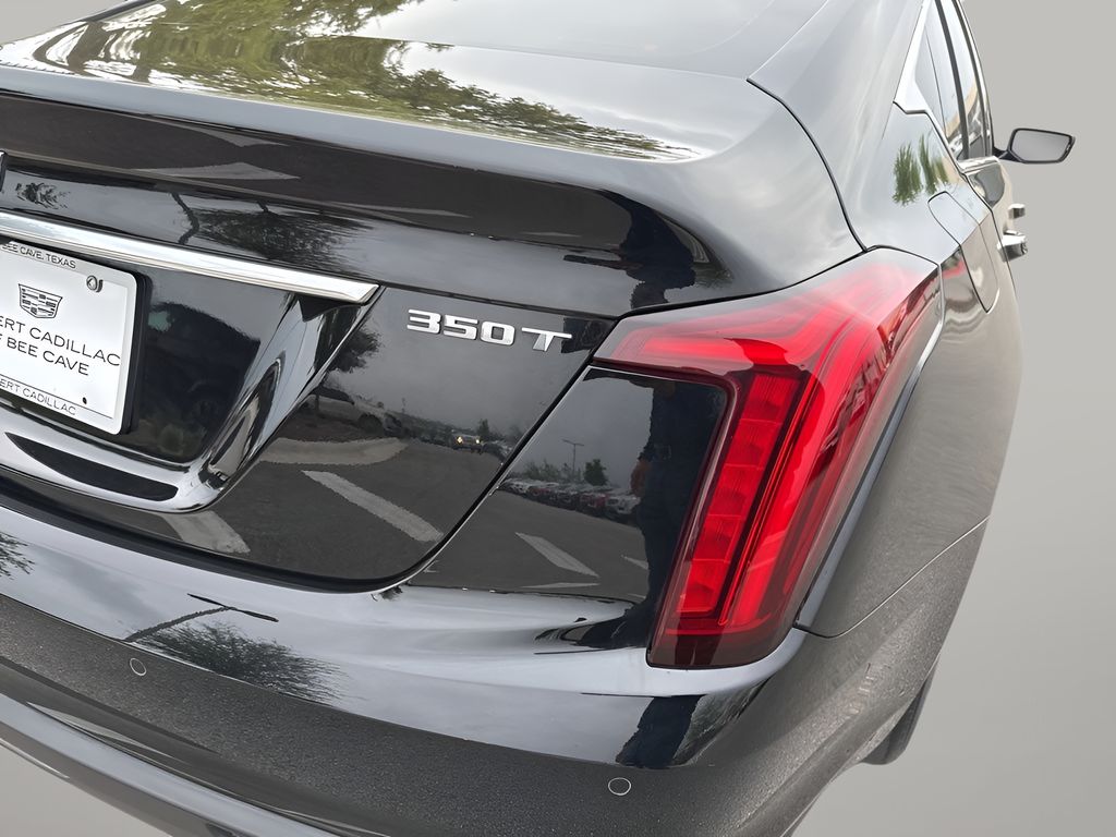 Vehicle image 10 of 40