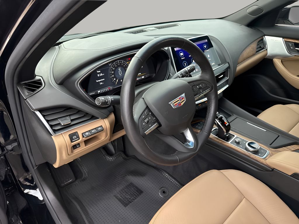 Vehicle image 16 of 40