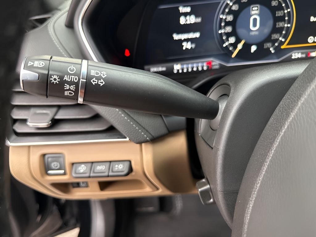 Vehicle image 24 of 40