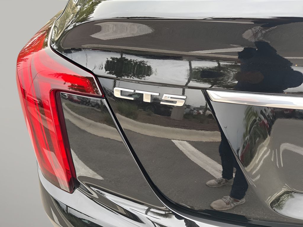 Vehicle image 9 of 40