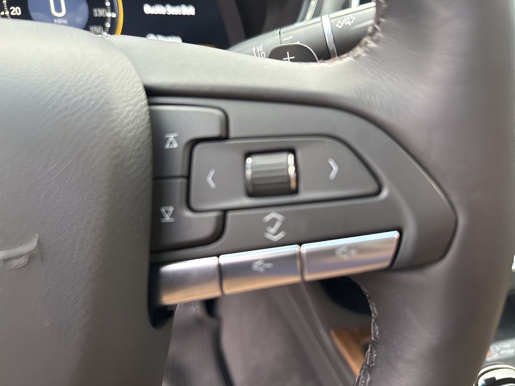 Vehicle image 22 of 40