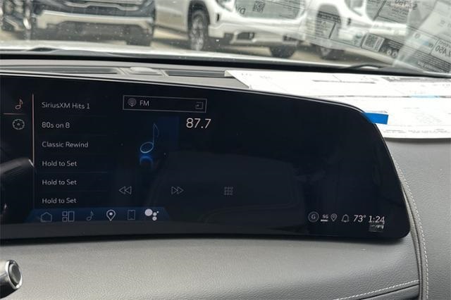Vehicle image 17 of 32