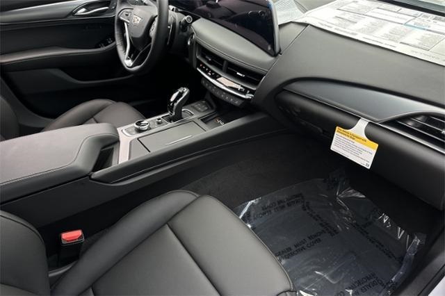 Vehicle image 13 of 32